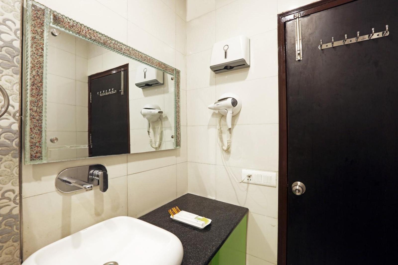 Airport Castl Blu Hotel